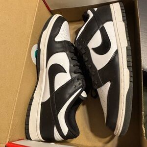 Nike Panda Dunks